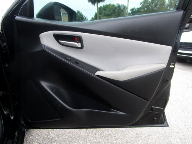 2019 Toyota Yaris in Tampa, FL 33604-6914 - 2458472 18