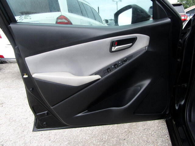 2019 Toyota Yaris in Tampa, FL 33604-6914 - 2458472 17