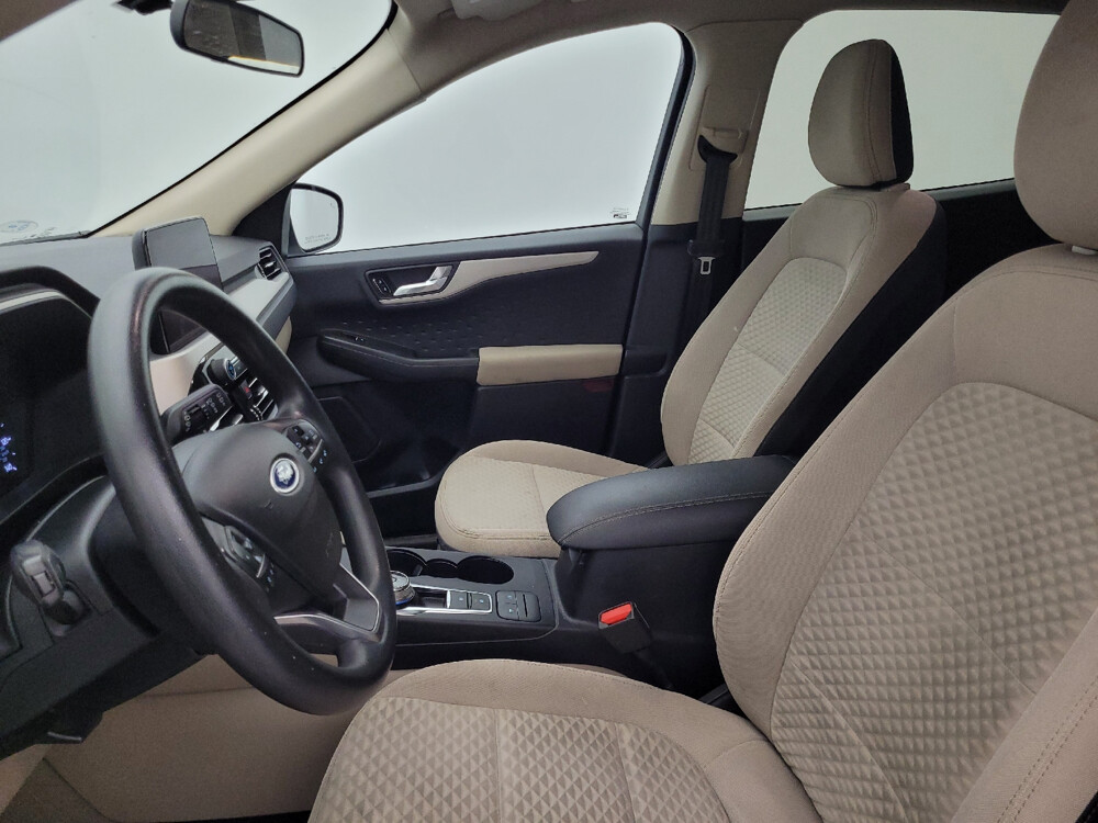 2020 Ford Escape in Tampa, FL 33619 - 2458995 17