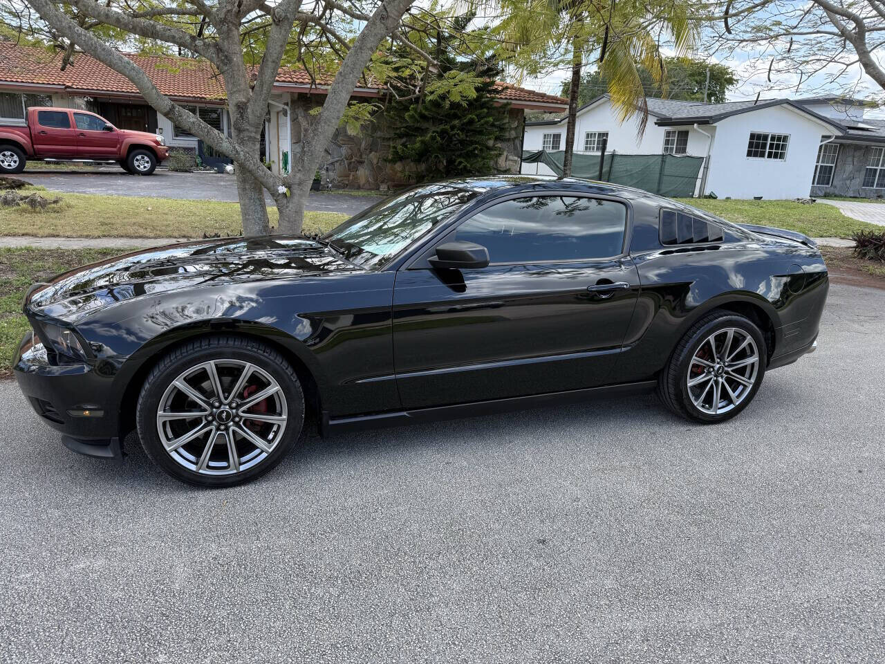 2012 Ford Mustang in Hollywood, FL 33023-1906 - 2459355 4