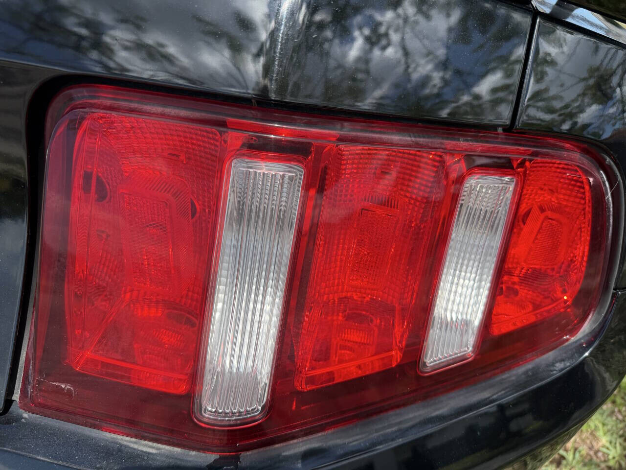 2012 Ford Mustang in Hollywood, FL 33023-1906 - 2459355 21