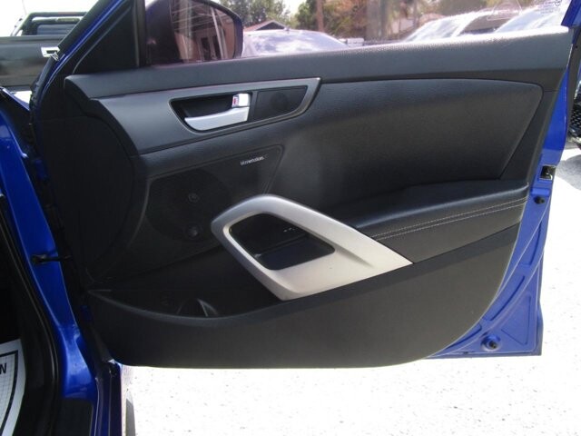 2015 Hyundai Veloster in Tampa, FL 33604-6914 - 2460261 17