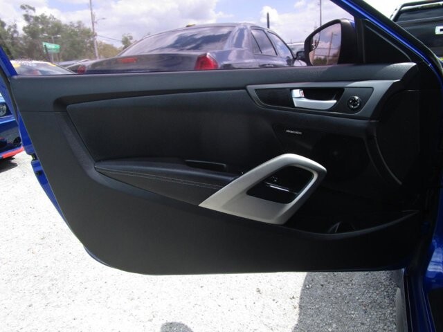 2015 Hyundai Veloster in Tampa, FL 33604-6914 - 2460261 16