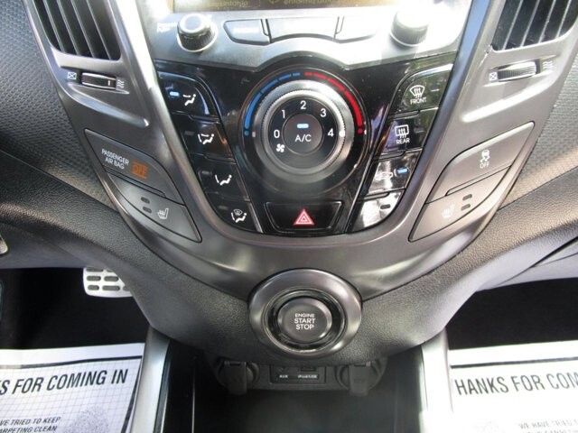 2015 Hyundai Veloster in Tampa, FL 33604-6914 - 2460261 5