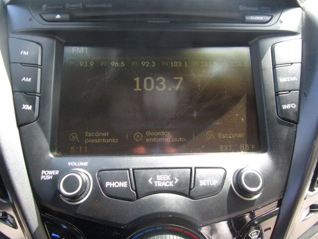 2015 Hyundai Veloster in Tampa, FL 33604-6914 - 2460261 7