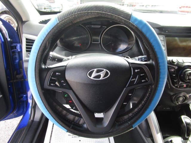 2015 Hyundai Veloster in Tampa, FL 33604-6914 - 2460261 4
