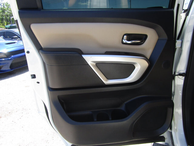 2017 Nissan Titan in Tampa, FL 33604-6914 - 2460262 18