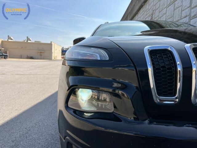 2018 Jeep Cherokee in Decatur, GA 30032 - 2460274 14