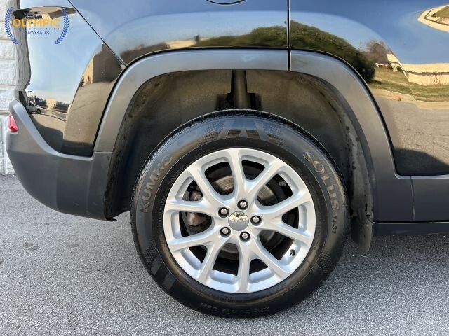 2018 Jeep Cherokee in Decatur, GA 30032 - 2460274 11