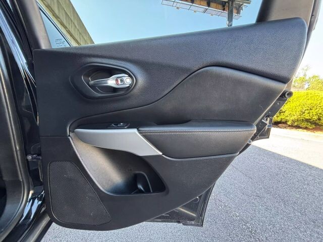 2018 Jeep Cherokee in Decatur, GA 30032 - 2460274 85