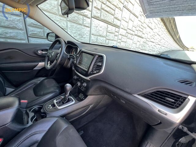 2018 Jeep Cherokee in Decatur, GA 30032 - 2460274 21