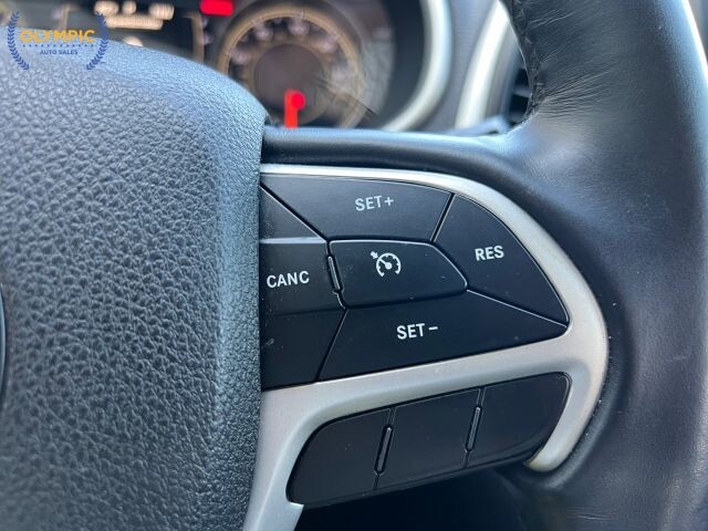 2018 Jeep Cherokee in Decatur, GA 30032 - 2460274 24