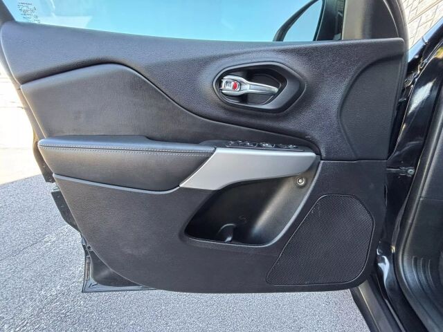 2018 Jeep Cherokee in Decatur, GA 30032 - 2460274 82