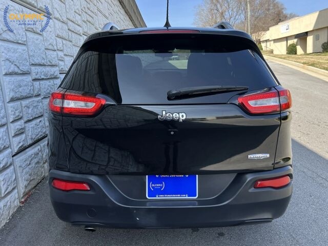 2018 Jeep Cherokee in Decatur, GA 30032 - 2460274 5