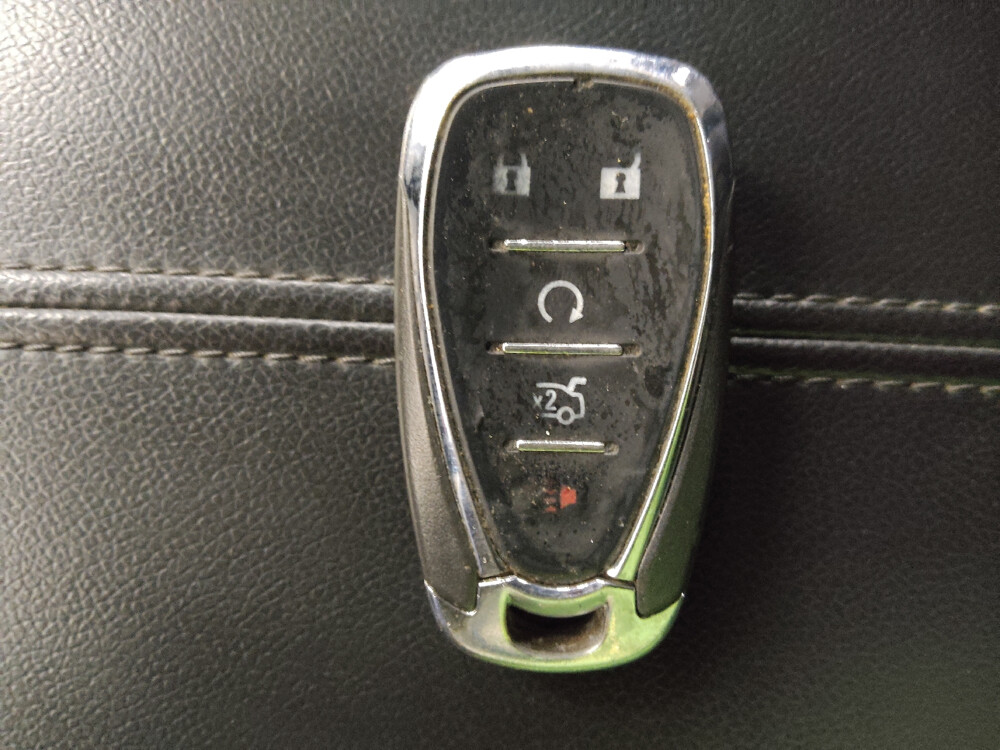 2018 Chevrolet Malibu in Jackson, MS 39211 - 2461965 32