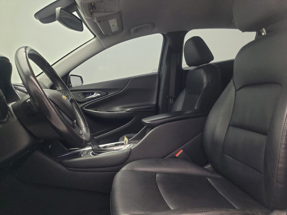 2018 Chevrolet Malibu in Jackson, MS 39211 - 2461965 17