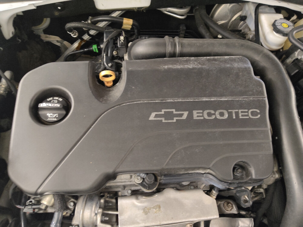 2018 Chevrolet Malibu in Jackson, MS 39211 - 2461965 30