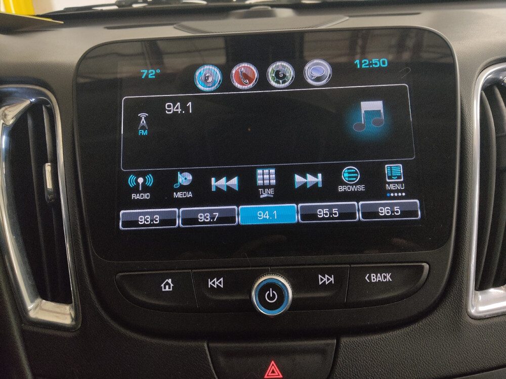 2018 Chevrolet Malibu in Jackson, MS 39211 - 2461965 25