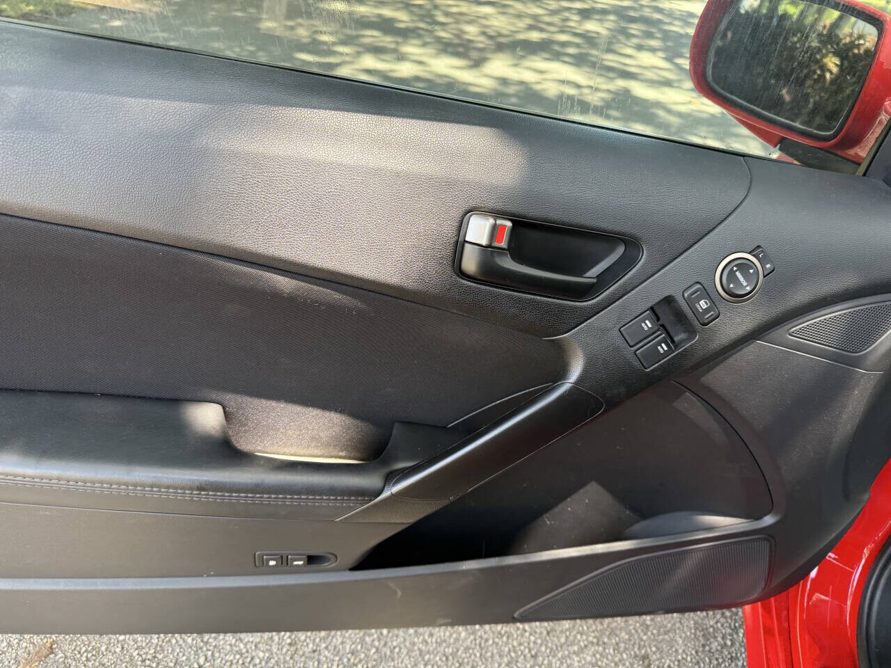 2013 Hyundai Genesis Coupe in Hollywood, FL 33023-1906 - 2461991 9