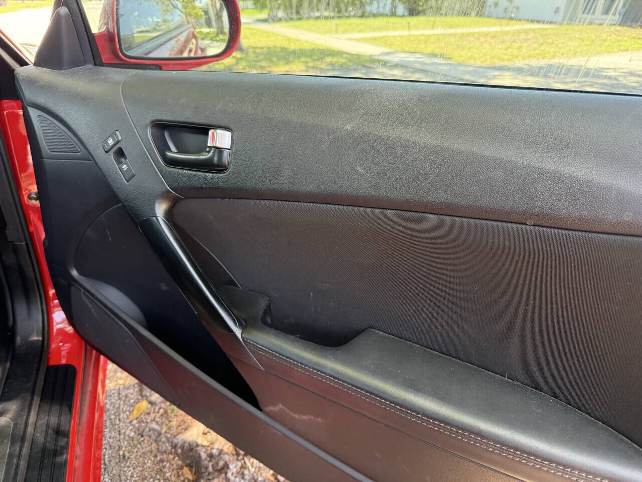 2013 Hyundai Genesis Coupe in Hollywood, FL 33023-1906 - 2461991 15