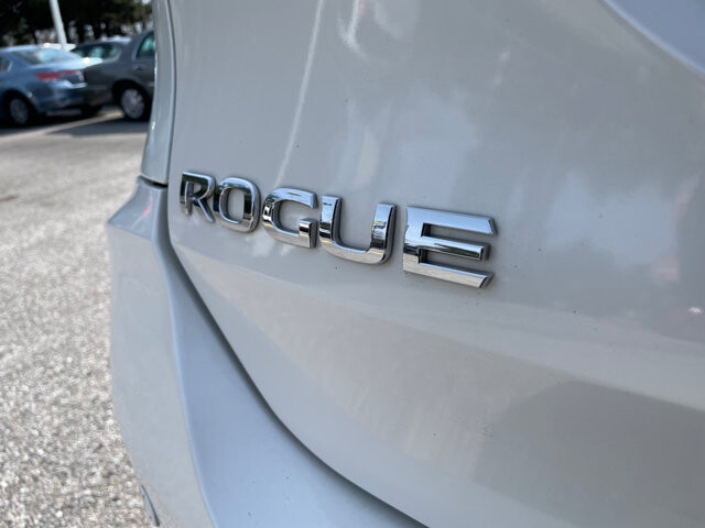 2019 Nissan Rogue in Baltimore, MD 21225 - 2462931 9