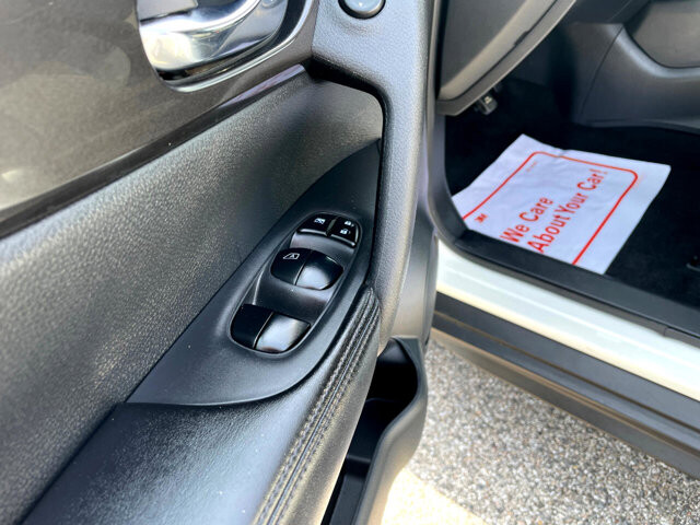 2019 Nissan Rogue in Baltimore, MD 21225 - 2462931 30