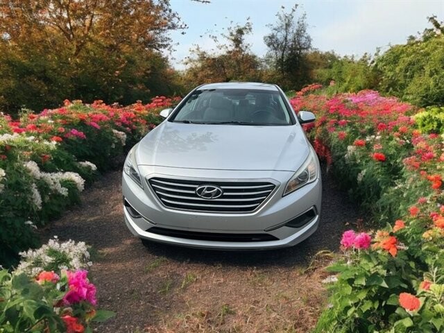 2017 Hyundai Sonata in COSTA MESA, CA 92626 - 2463345 10