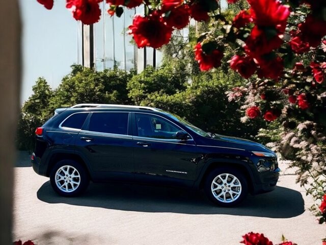 2014 Jeep Cherokee in COSTA MESA, CA 92626 - 2463349