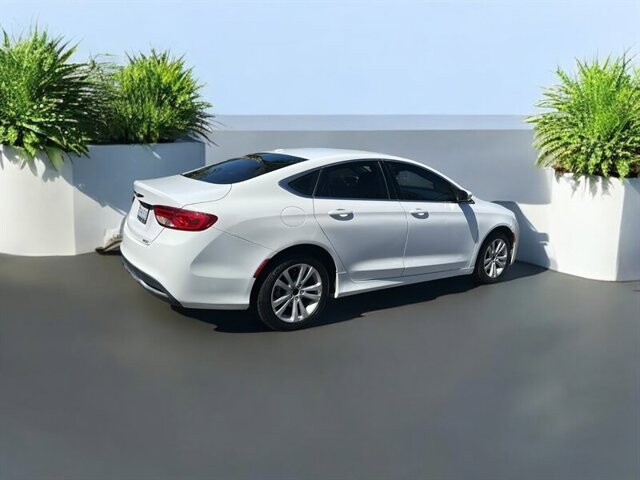 2015 Chrysler 200 in COSTA MESA, CA 92626 - 2463354 4