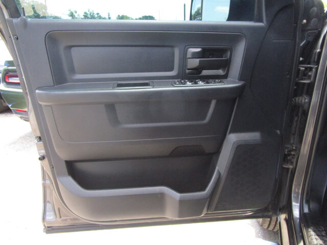 2014 RAM 3500 in Tampa, FL 33604-6914 - 2465020 15