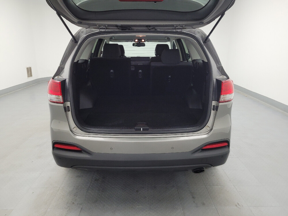 2016 Kia Sorento in Louisville, KY 40258 - 2465861 29