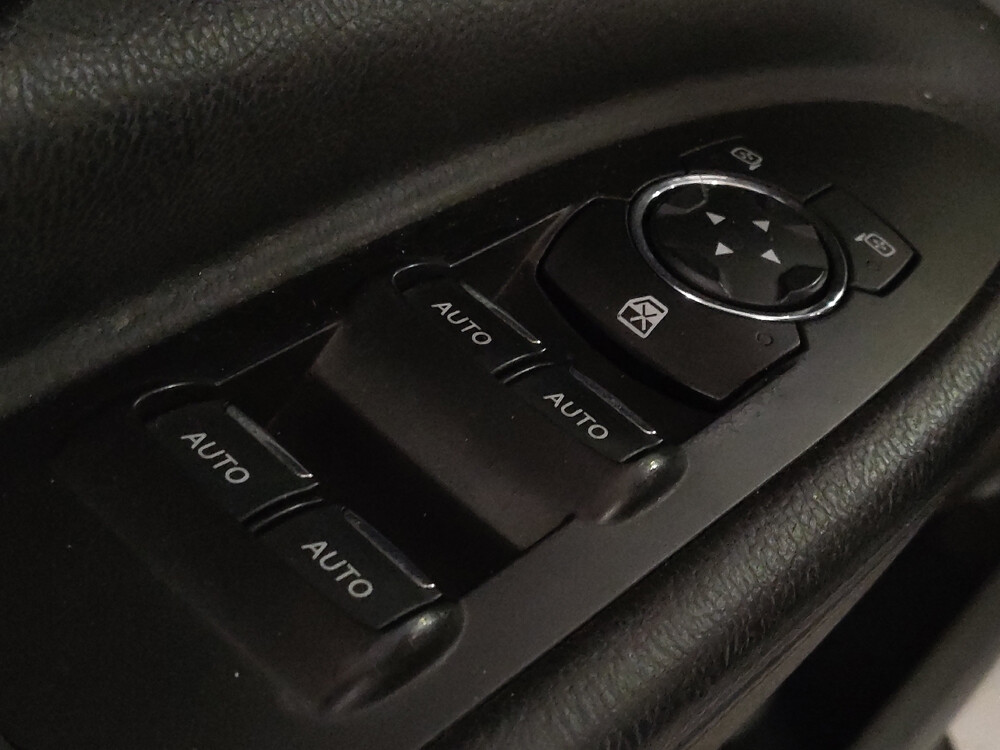 2013 Lincoln MKT in Hialeah, FL 33014 - 2466085 27