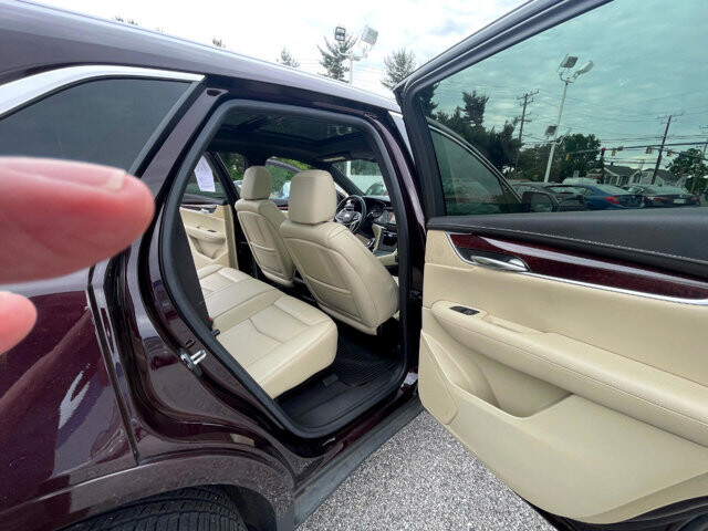 2017 Cadillac XT5 in Baltimore, MD 21225 - 2466442 27