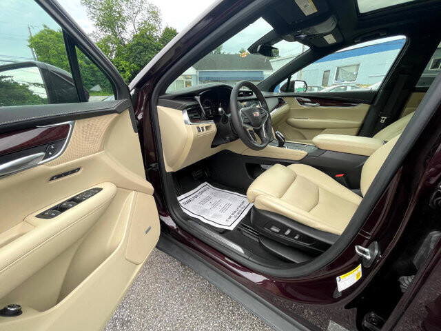 2017 Cadillac XT5 in Baltimore, MD 21225 - 2466442 37
