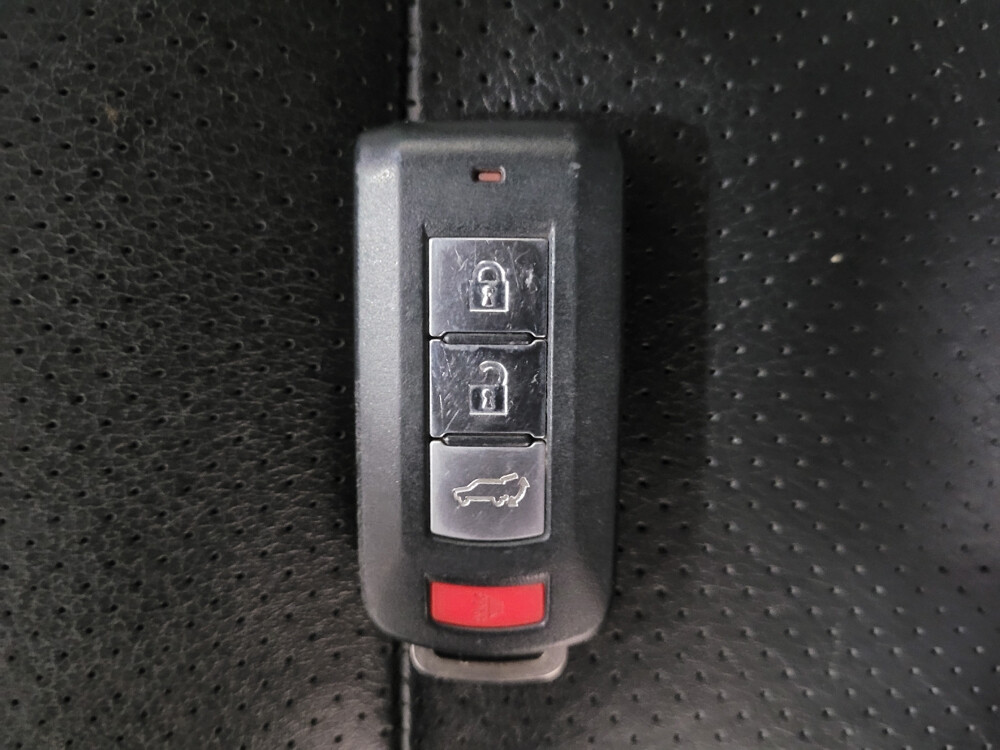 2017 Mitsubishi Outlander in Laurel, MD 20724 - 2466575 32