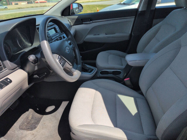 2017 Hyundai Elantra in North Little Rock, AR 72117-1620 - 2466849 5