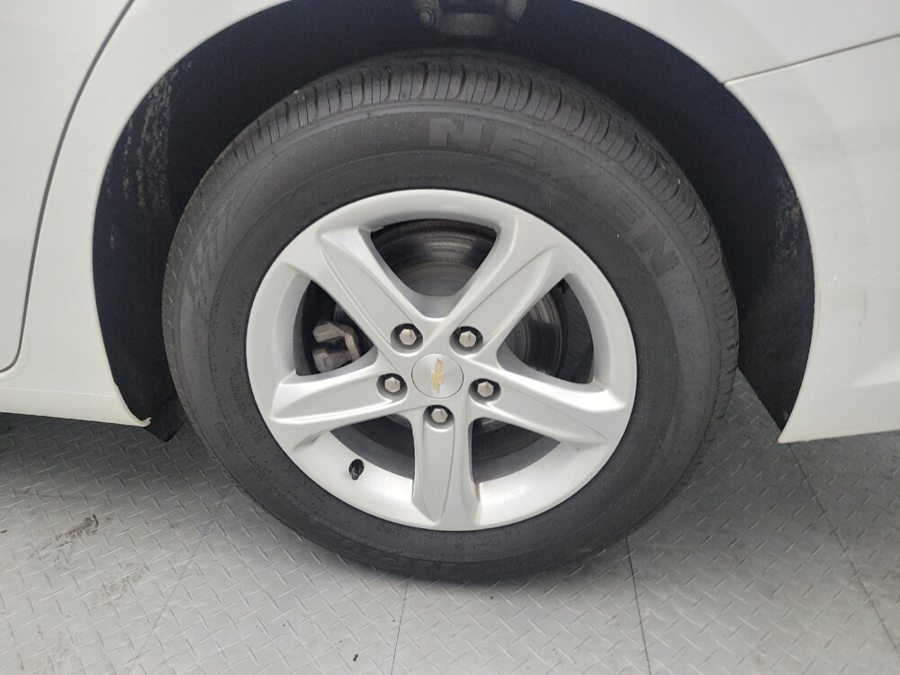 2020 Chevrolet Malibu in Fairfield, OH 45014 - 2466868 31