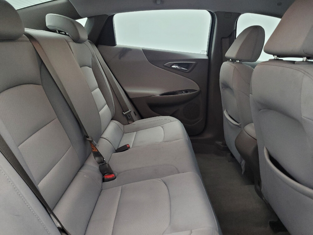 2020 Chevrolet Malibu in Fairfield, OH 45014 - 2466868 19