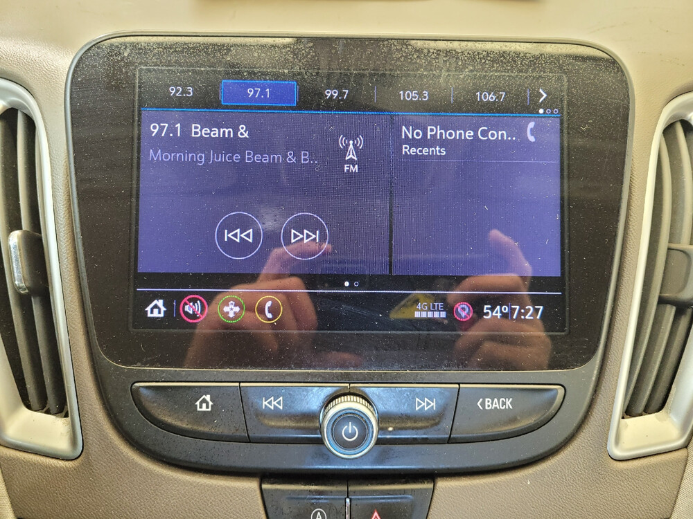 2020 Chevrolet Malibu in Fairfield, OH 45014 - 2466868 25