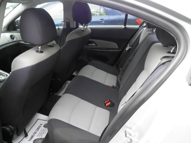 2015 Chevrolet Cruze in Barton, MD 21521 - 2467326 4