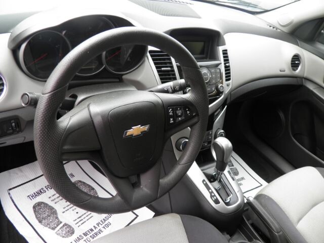 2015 Chevrolet Cruze in Barton, MD 21521 - 2467326 3
