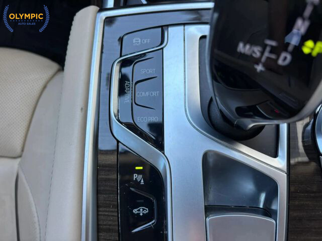 2016 BMW 740i in Decatur, GA 30032 - 2467336 23