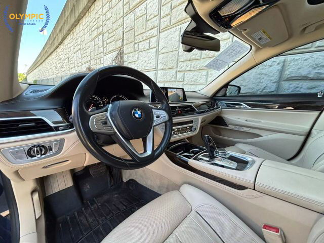 2016 BMW 740i in Decatur, GA 30032 - 2467336 19