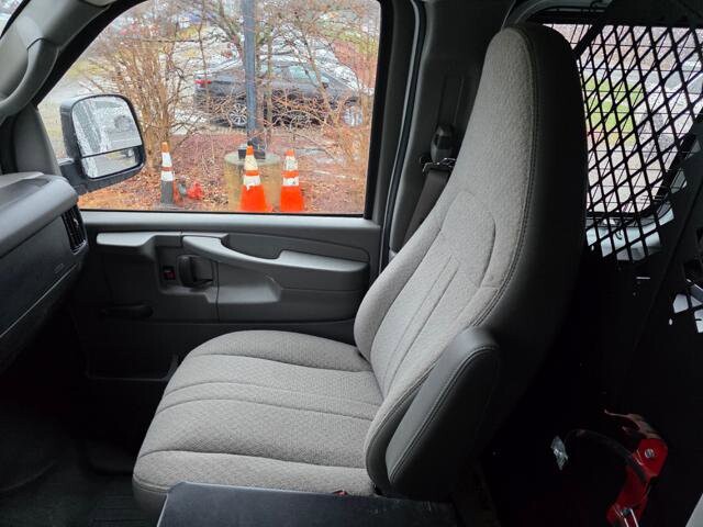 2012 Chevrolet Express 2500 in Blauvelt, NY 10913 - 2467346 26