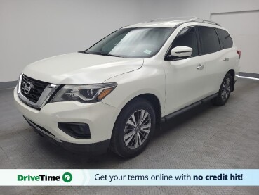 2017 Nissan Pathfinder in St. Louis, MO 63136