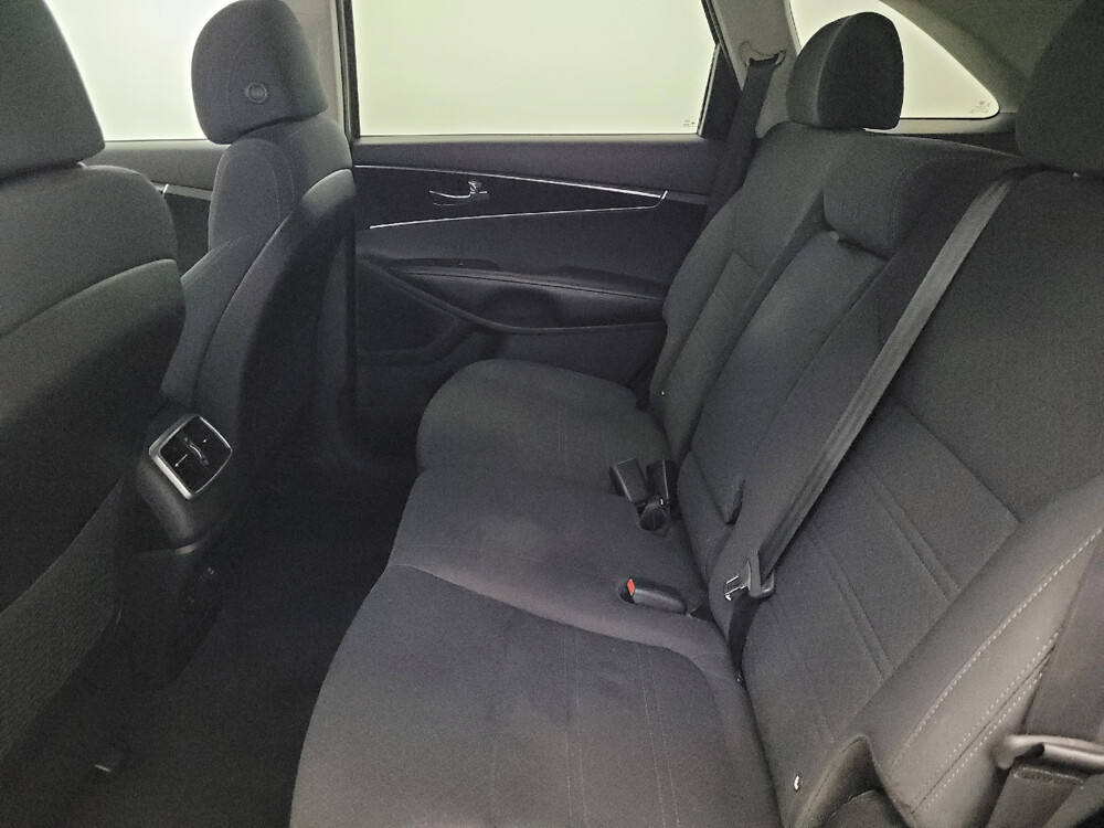 2017 Kia Sorento in Woodbridge, VA 22191 - 2468504 18