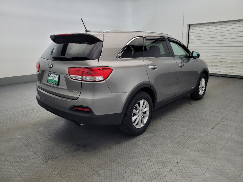 2017 Kia Sorento in Woodbridge, VA 22191 - 2468504 9