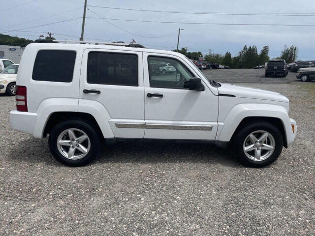 2011 Jeep Liberty in Hickory, NC 28602-5144 - 2468915 7