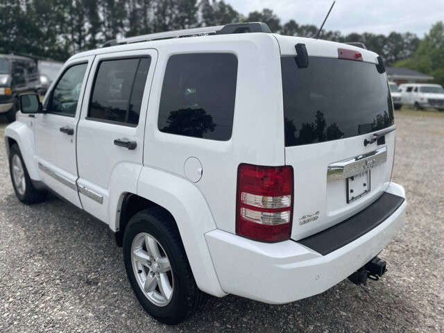 2011 Jeep Liberty in Hickory, NC 28602-5144 - 2468915 3