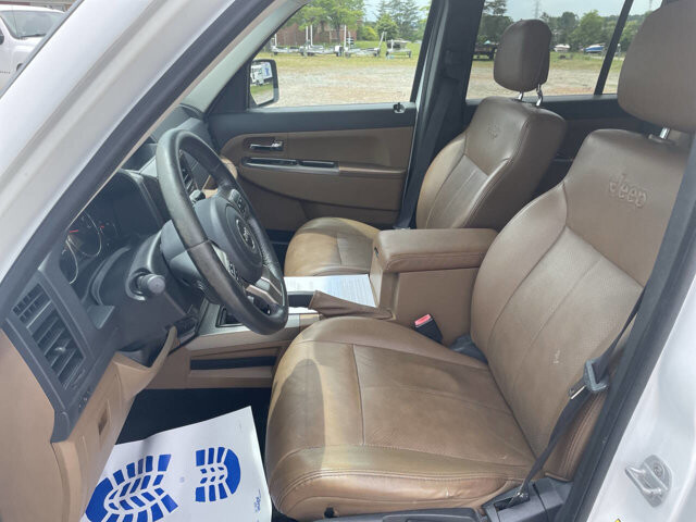 2011 Jeep Liberty in Hickory, NC 28602-5144 - 2468915 8